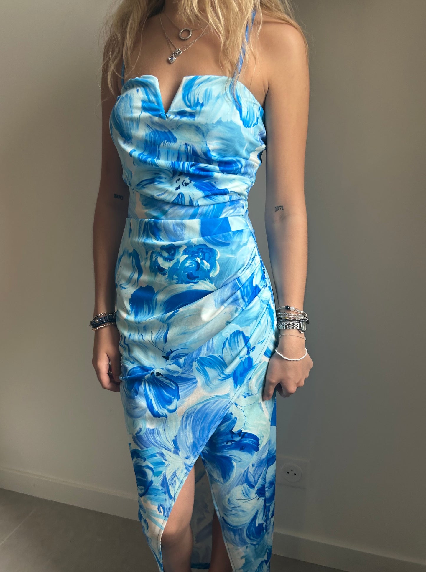 Robe avec fente